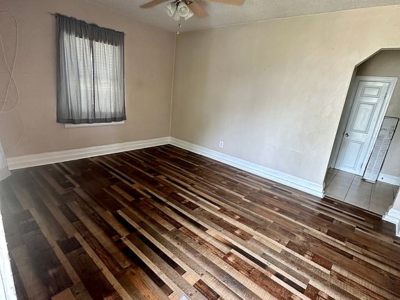 3rd image of 1103 Little Bay Ave