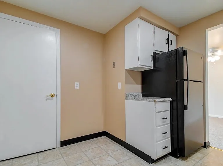 Beechwood Manor Apartments — Photo 7