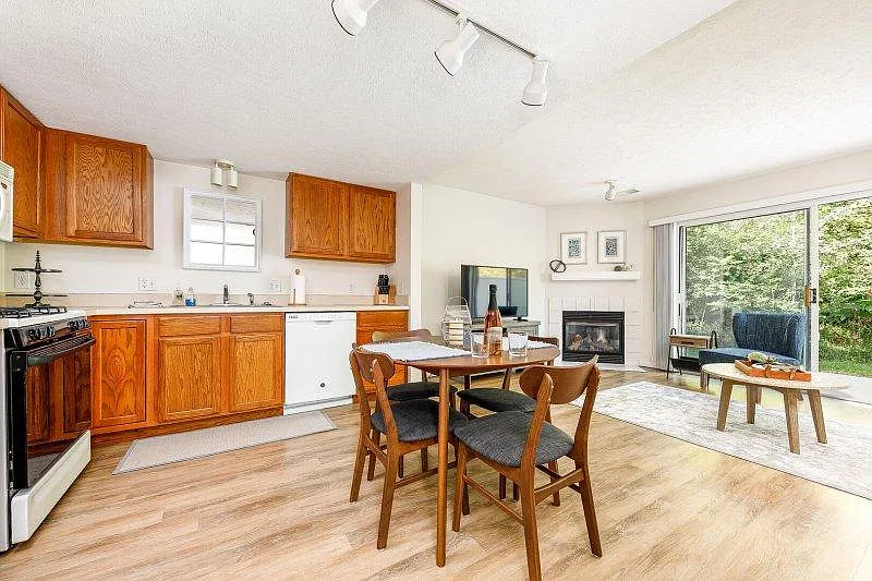 Kitchen and Dinette