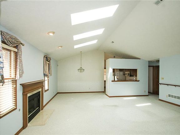 4th image of 12 Chestnut Ct