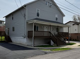 14 Hulse St, Throop, PA 18512
