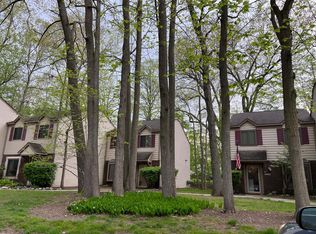 1522 Streamwood Ct, Rochester, MI 48309