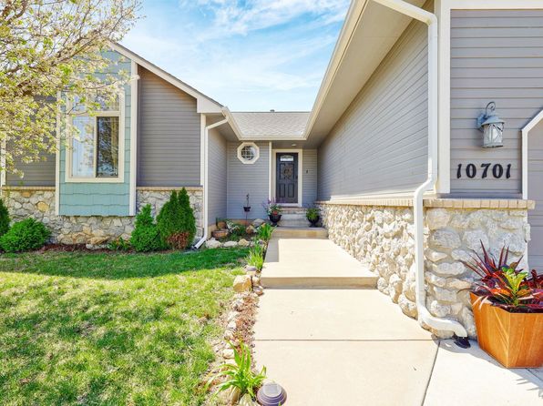 10701 W Dallas St, Wichita, KS 67215