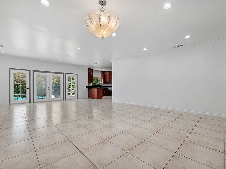 17434 Emelita St — Photo 11