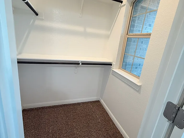 565 Lindisfarne Ln — Photo 23