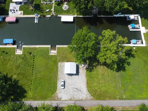 192 E Sunny Acres Dr S, Rome City, IN 46784