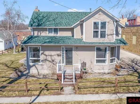 114 W 8th St, Blue Earth, MN 56013