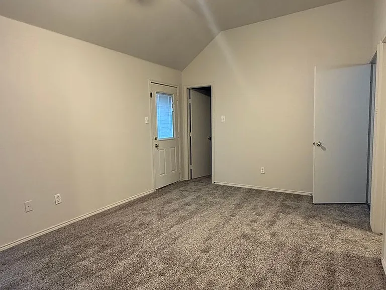 217 Rentz Place Cir — Photo 6
