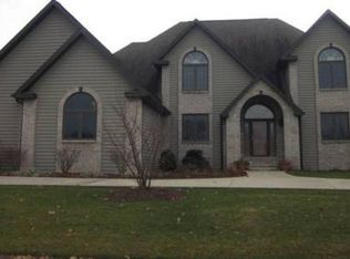 3211 E 18th St, Sterling, IL 61081