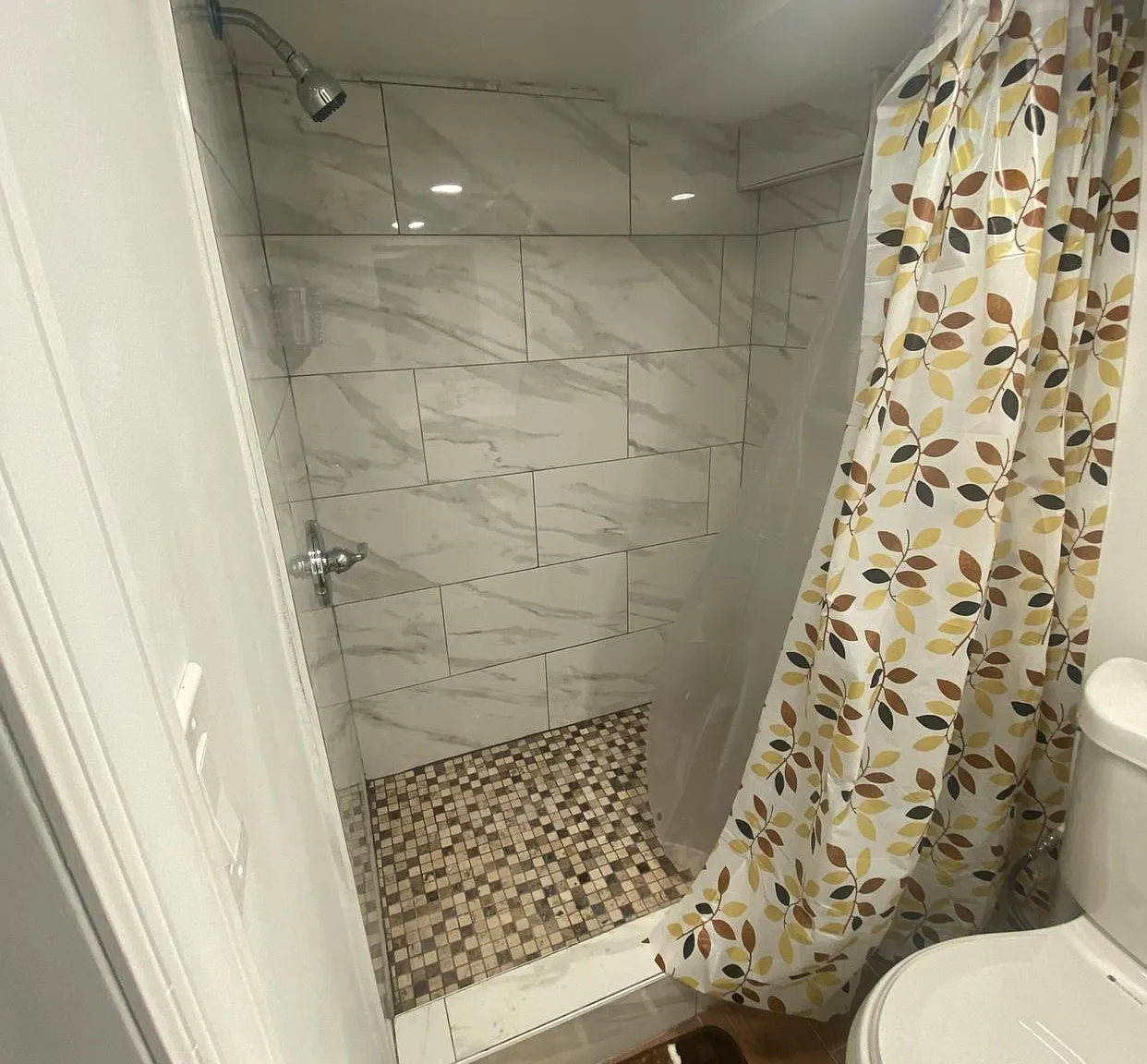116 W End Ave — Photo 1