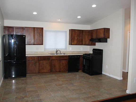5th image of 37384 Alper Dr