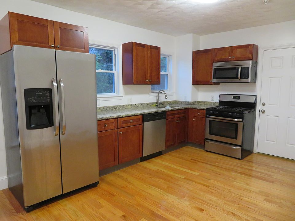 1st image of 510 Essex St #1