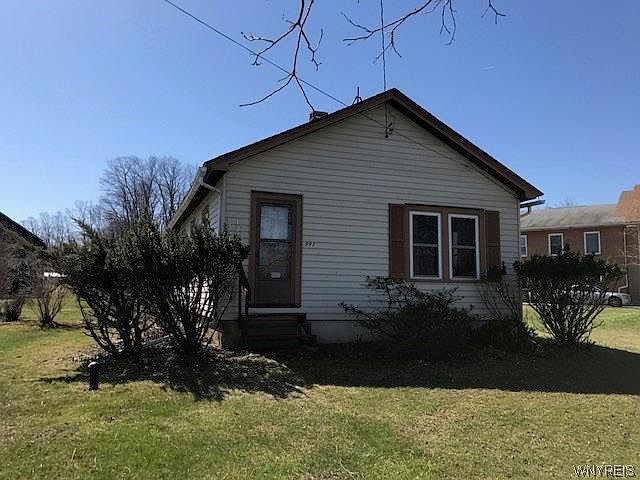 1st image of 993 Church Rd