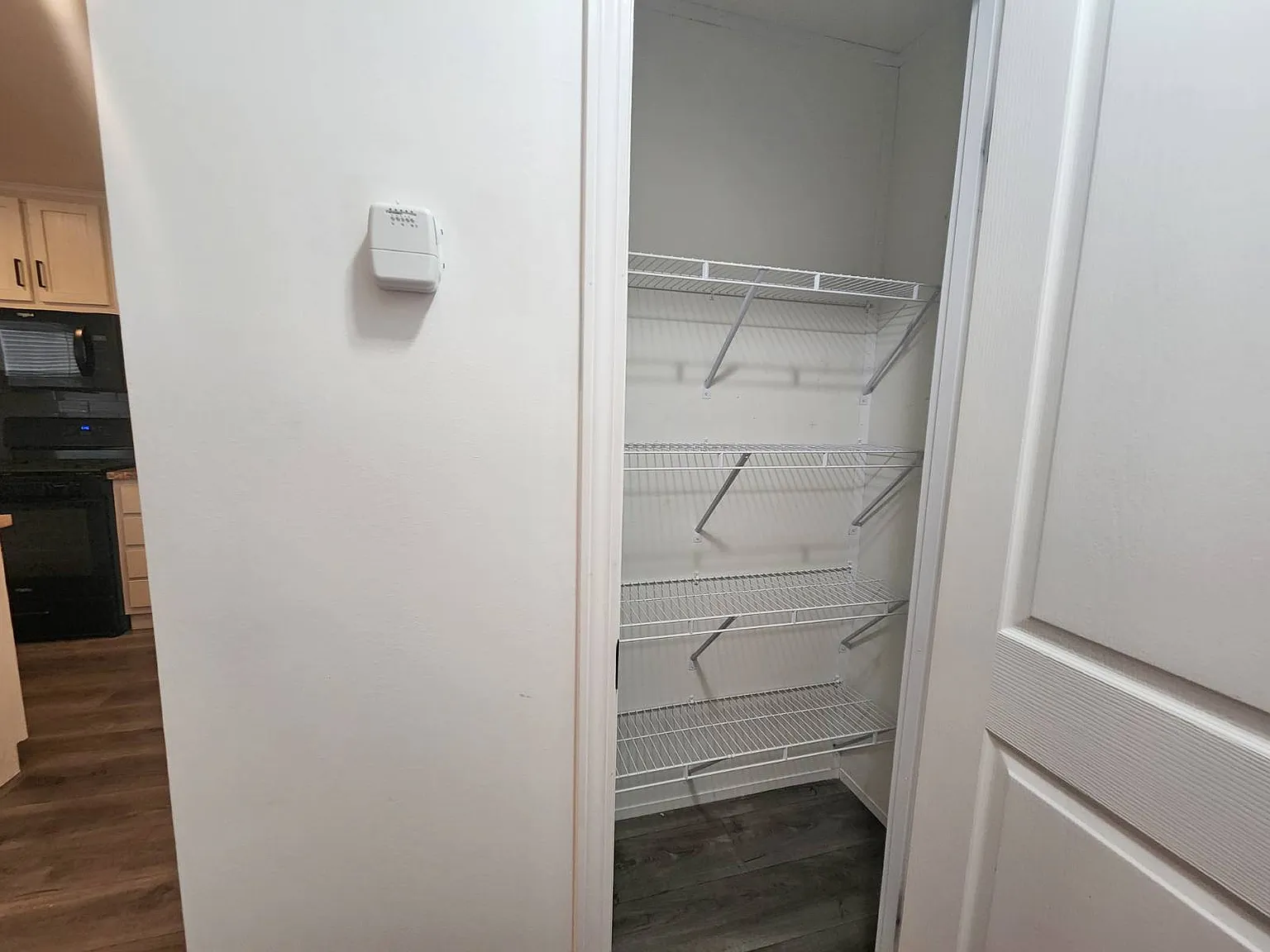 3 bed, 2.0 bath, 980 sqft, $1,200 — Photo 4