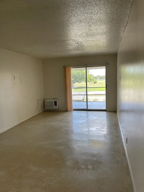 Cypress Apartments — Photo 2