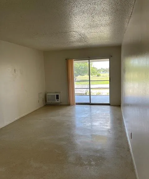 Cypress Apartments — Photo 2