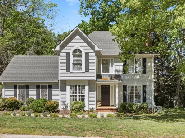 401 Bright Water Ln, Greenville, SC 29609