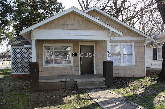 1st image of 800 W 20th St