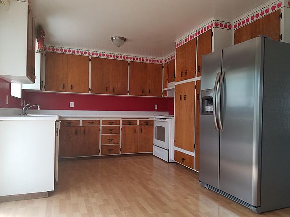 3rd image of 24201 44th Ave W