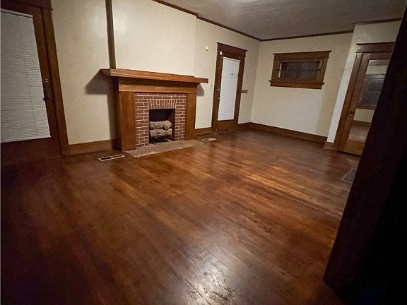 2nd image of 606 Kenilworth Ave