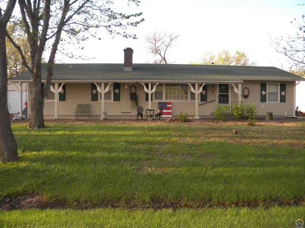 313 W 7th St, Lebo, KS 66856