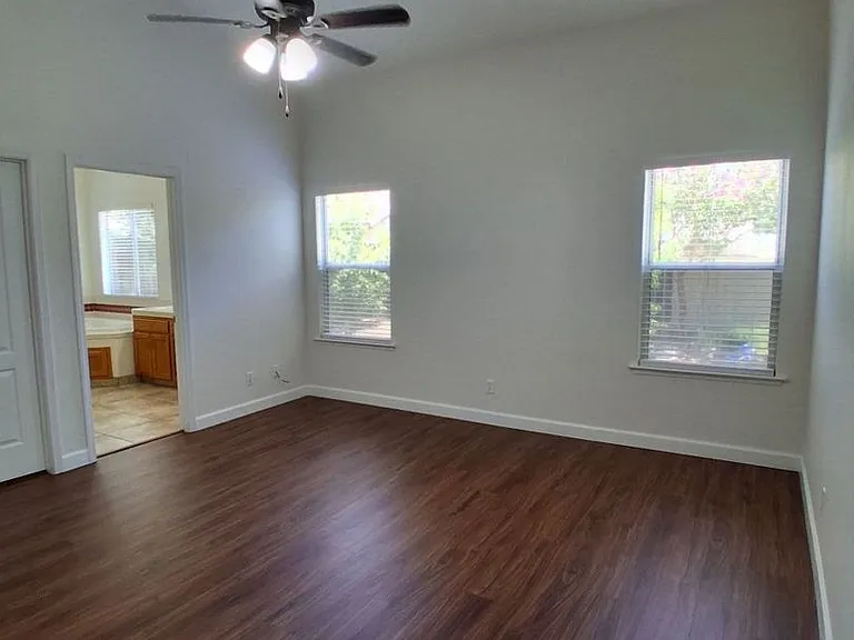 10374 N Sierra Vista Ave — Photo 19