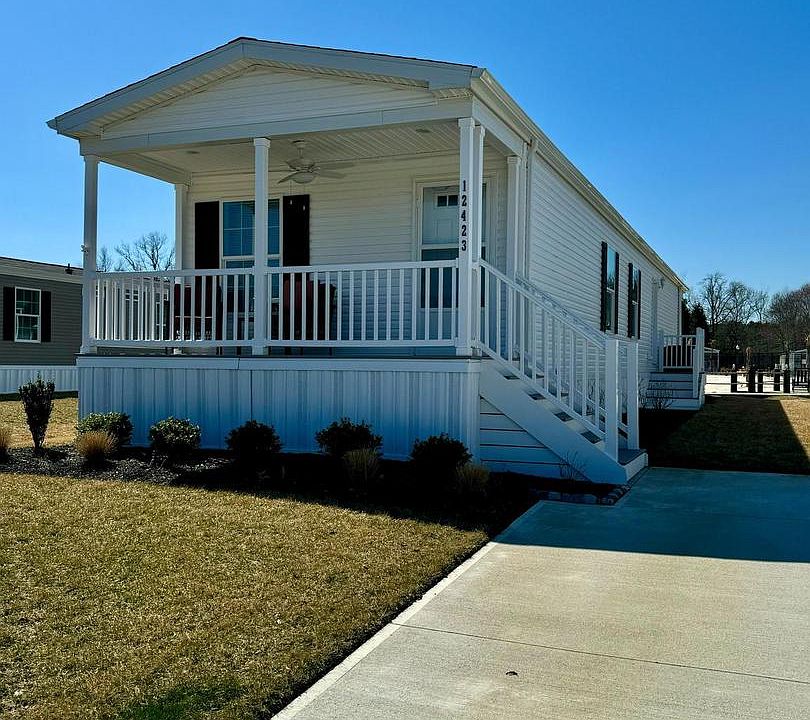1st image of 12423 Beach Life Ln