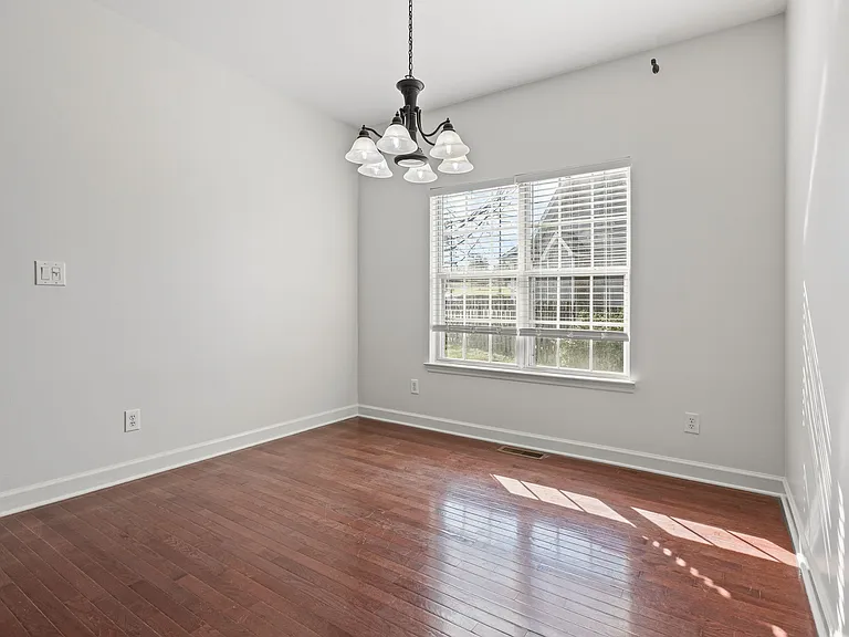 142 Big Ben Ct — Photo 10
