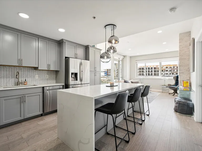 901 N Penn St #F201 — Photo 11