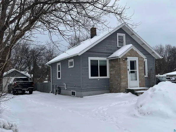 516 14th St, Cloquet, MN 55720