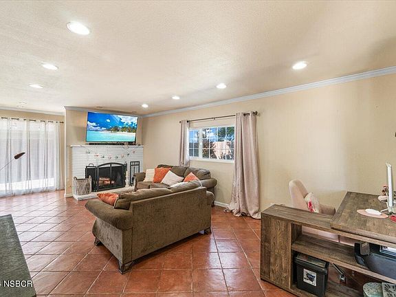 5th image of 597 Fair Oaks Dr