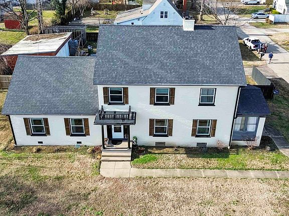 3rd image of 320 Harmony Ln