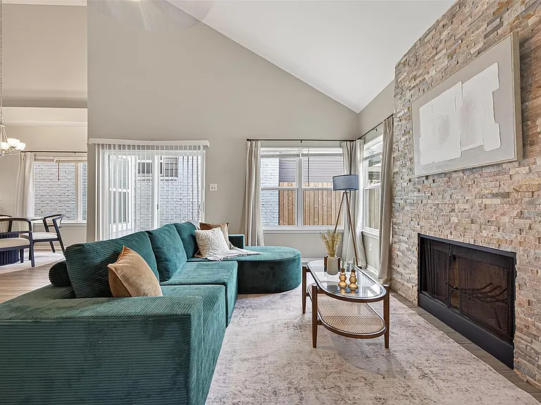 6635 Queensclub Dr — Photo 7