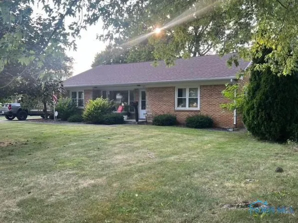 415 N Park St, Deshler, OH 43516