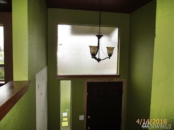 5th image of 224 142nd St E
