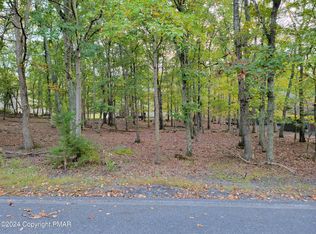 2107 Totteridge Rd, Bushkill, PA 18324