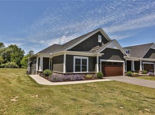 1354 Creeks Edge Dr, Webster, NY 14580