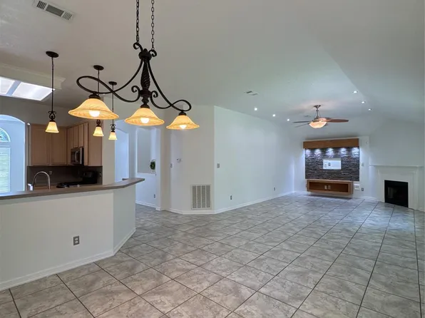 3210 Woodcreek Glen Ln, Houston, TX 77073