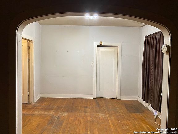 4th image of 1018 Schley Ave