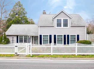 271 Burr Rd, E Northport, NY 11731