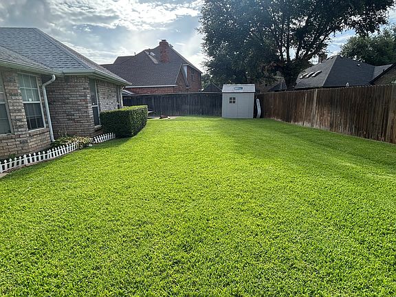 3rd image of 8226 Meadowside Dr