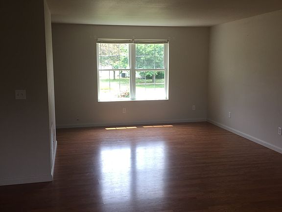 5th image of 6880-6888 Lexington Dr #299401324