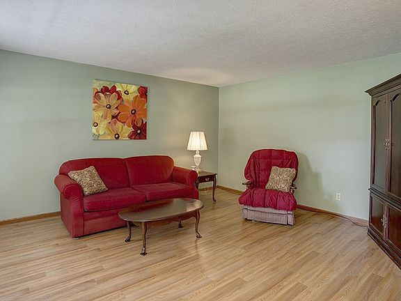 3rd image of 468 Santolina Dr