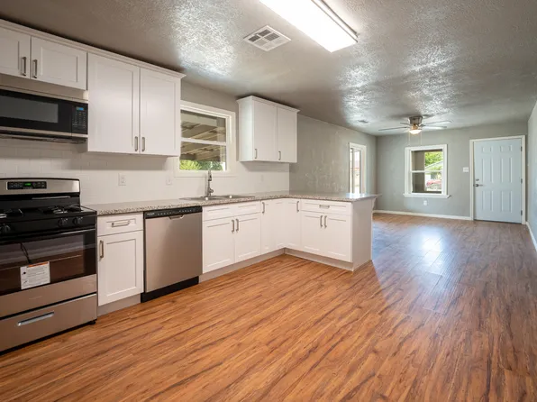 336 S Elm Street, Pixley, CA 93256