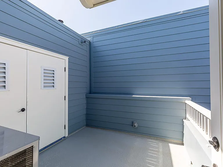 1438 Hornblend St — Photo 16