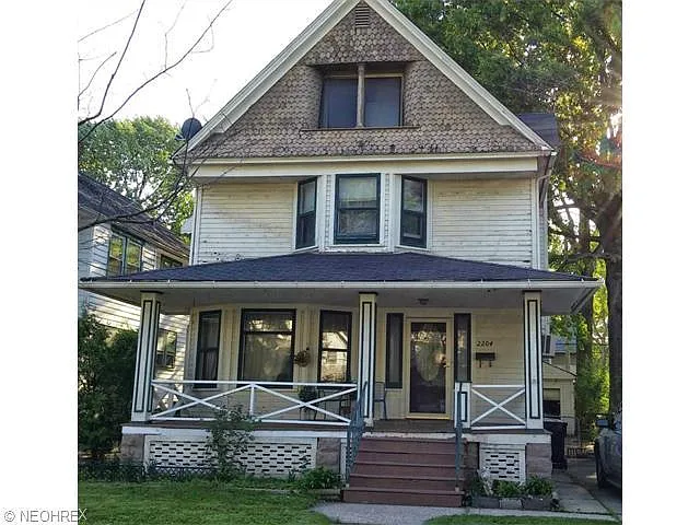 2204 W 101st St photo 1