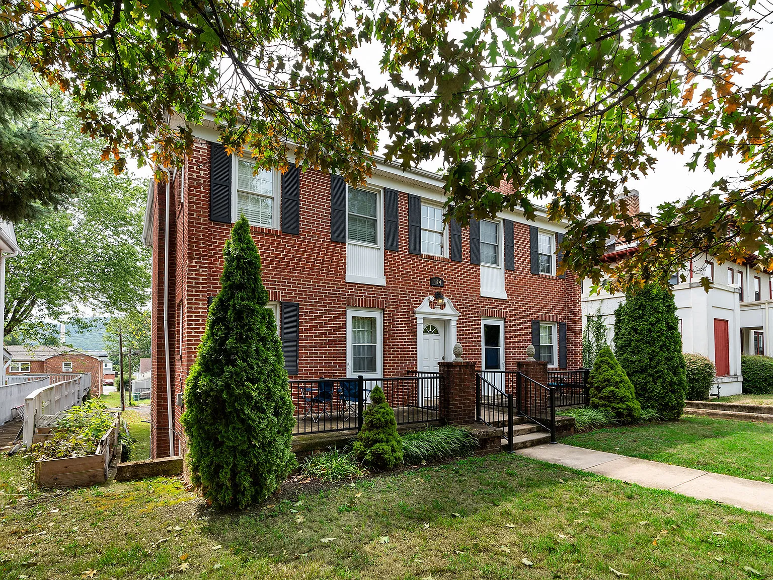 2 bed, 1100 sqft, $1,250 — Photo 2