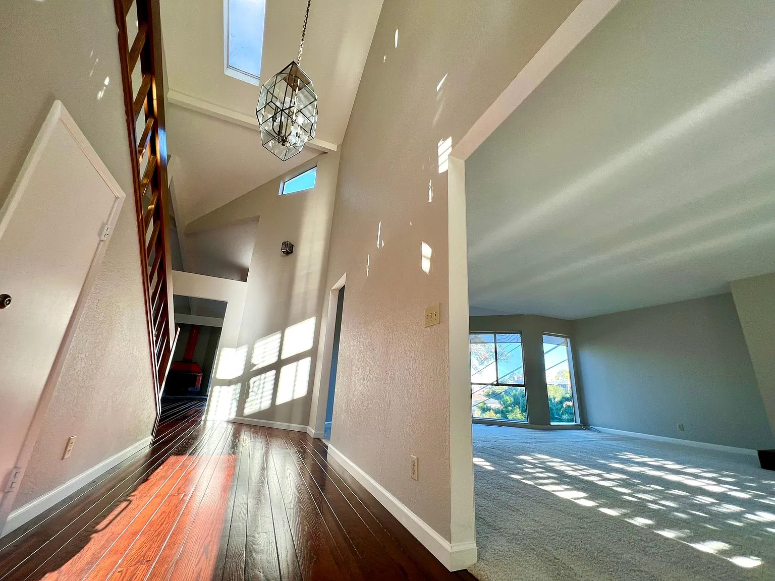 4 bed, 3.5 bath, 2570 sqft, $6,088 — Photo 3