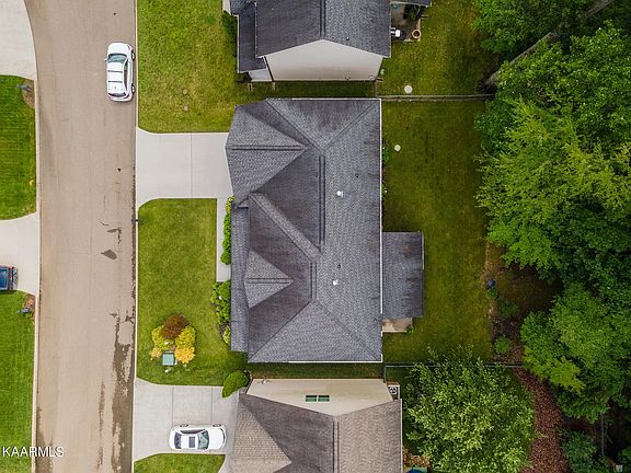 5th image of 1111 Front Royal Ln