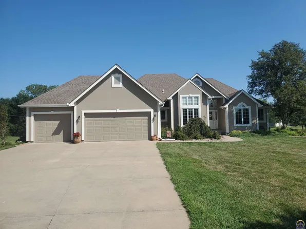 1938 SW West Trail Rd, Topeka, KS 66615